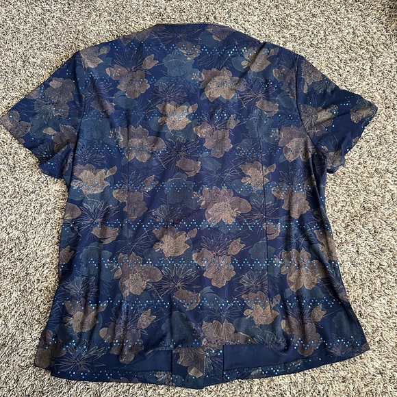 blouse - Picture 2 of 3